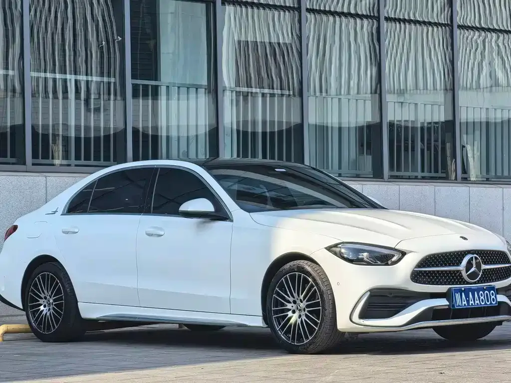 Mercedes-Benz C-Class — фото 1