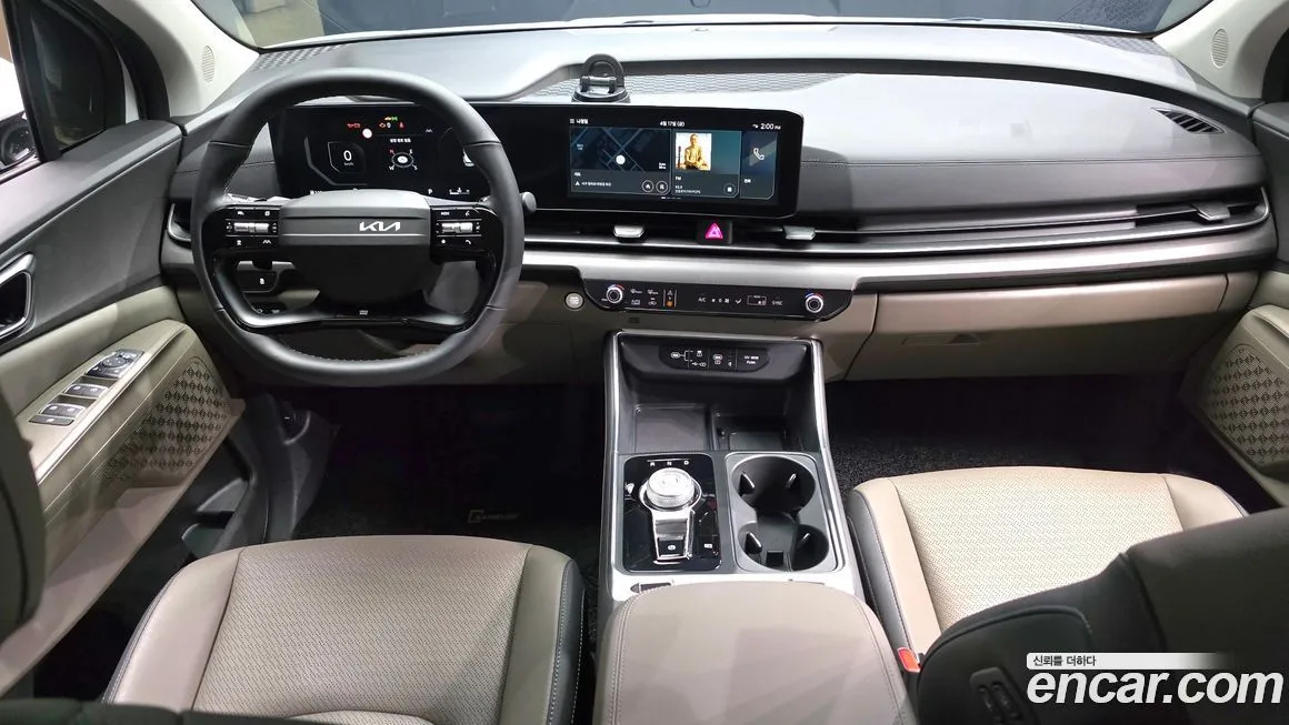 Kia Carnival — фото 10
