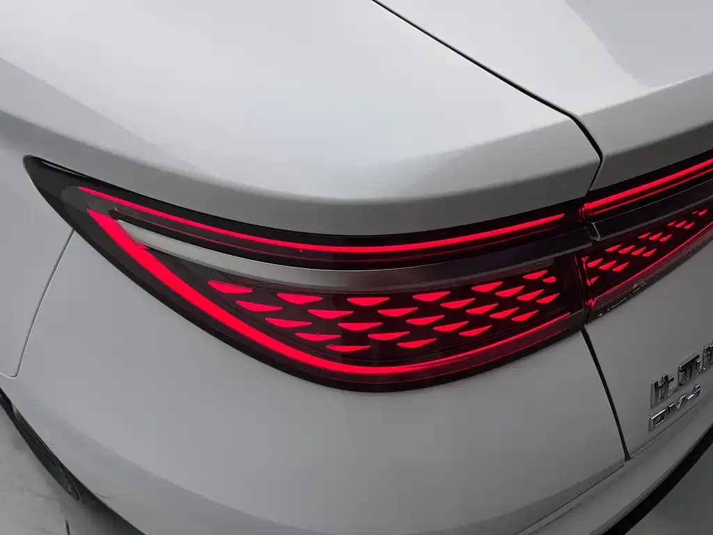 BYD Seal — фото 3