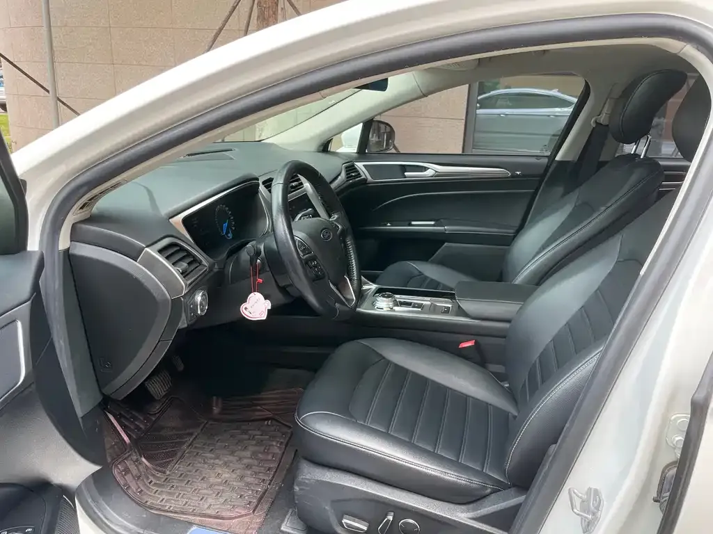 Ford Mondeo 2021 из CN, фото 3