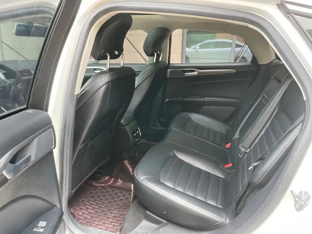 Ford Mondeo 2021 из CN, фото 5