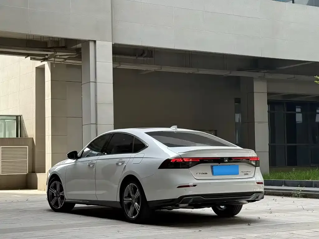 Honda Accord — фото 2