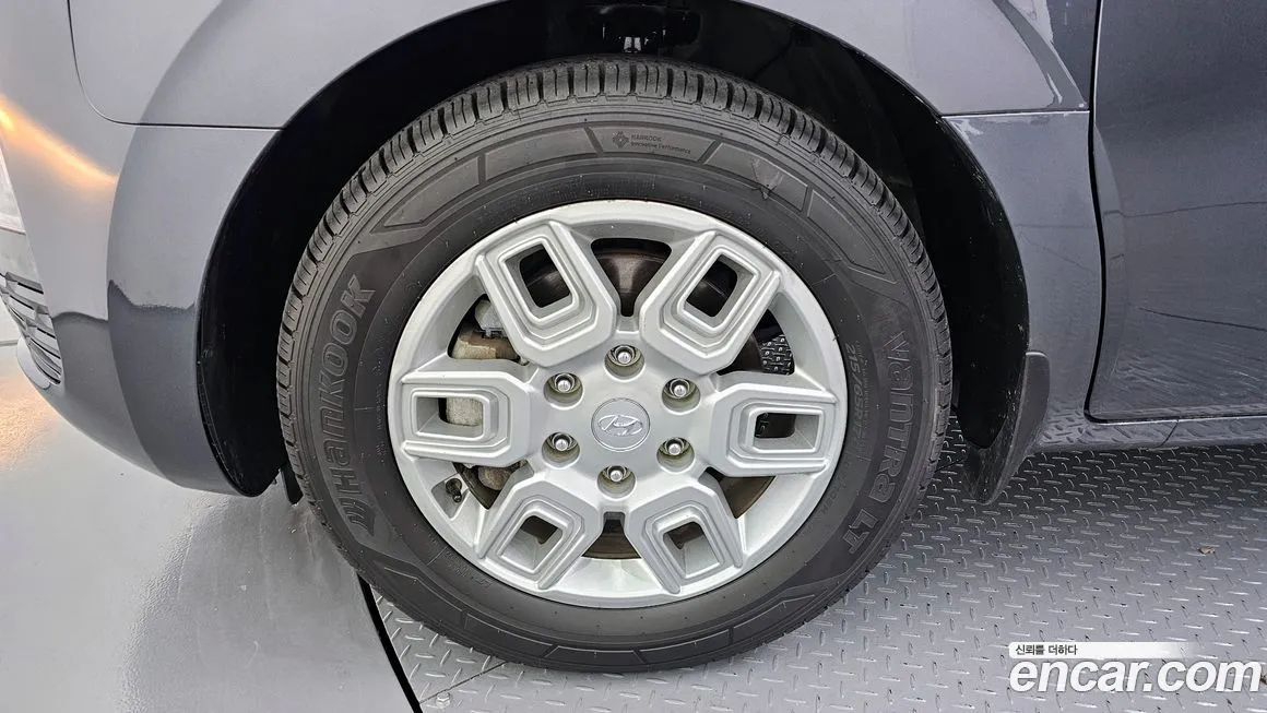 Hyundai Staria — фото 3