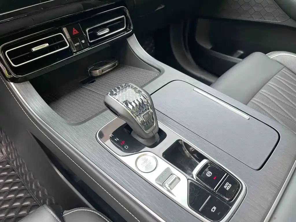 GAC Motor Trumpchi GS8 — фото 10