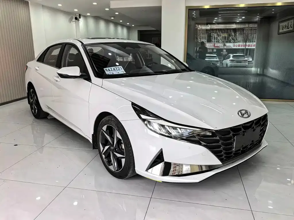 Hyundai Elantra — фото 9