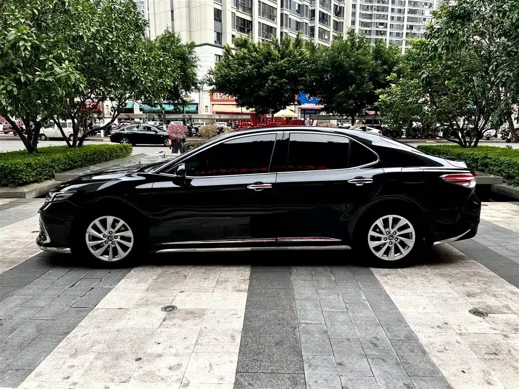 Toyota Camry — фото 6
