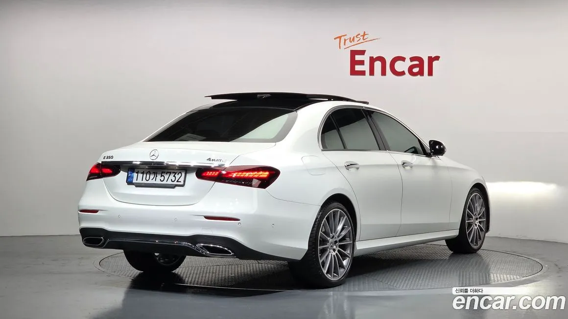 Mercedes-Benz E-Class — фото 4
