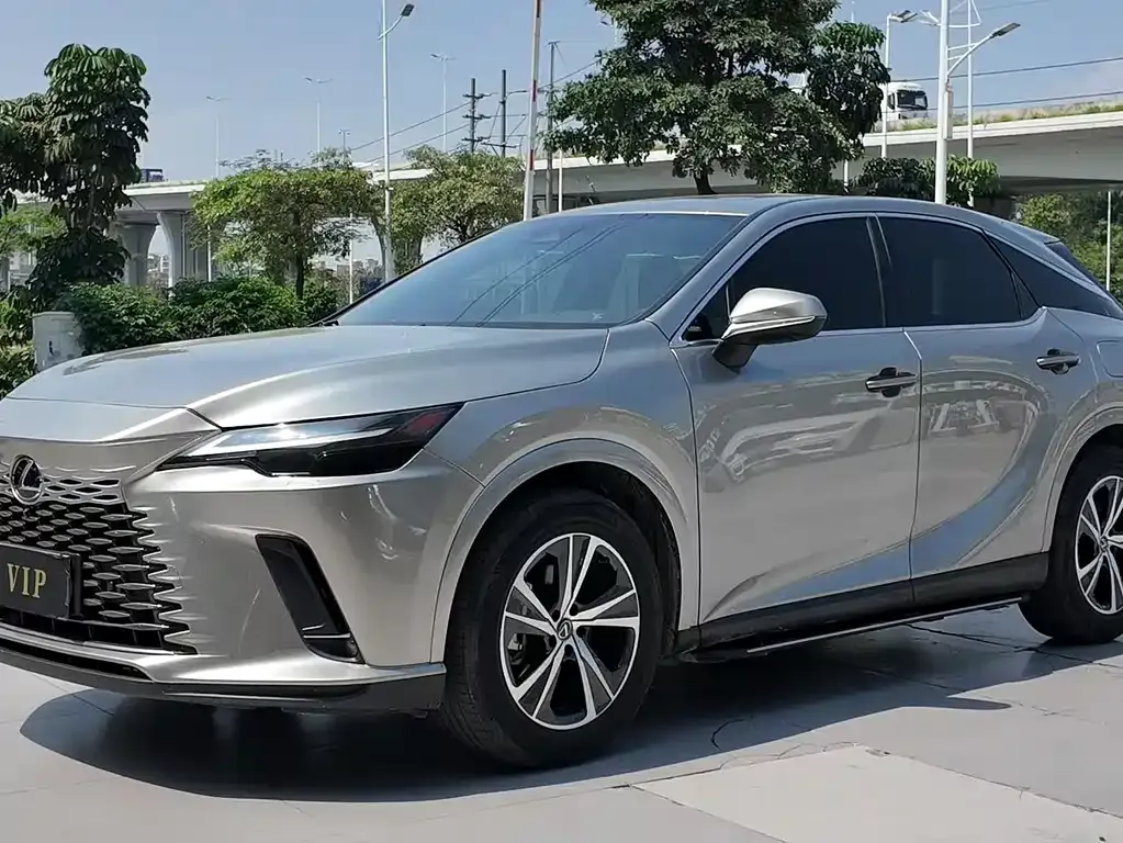 Lexus RX — фото 1