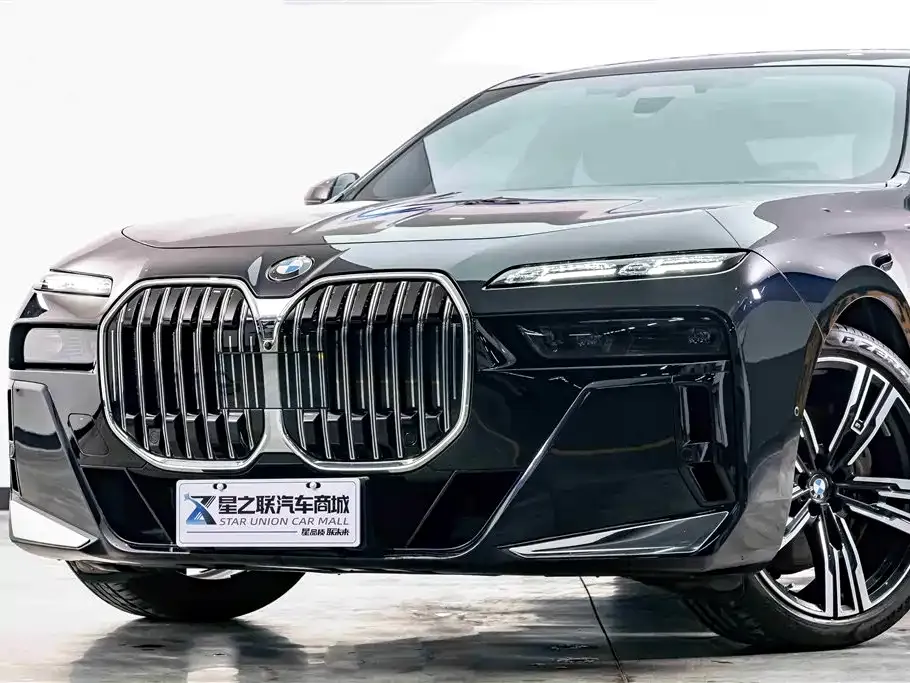 BMW 7 Series — фото 10