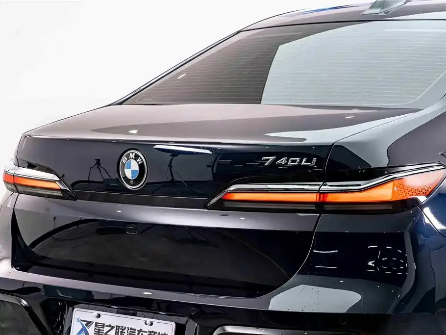 BMW 7 Series — фото 3