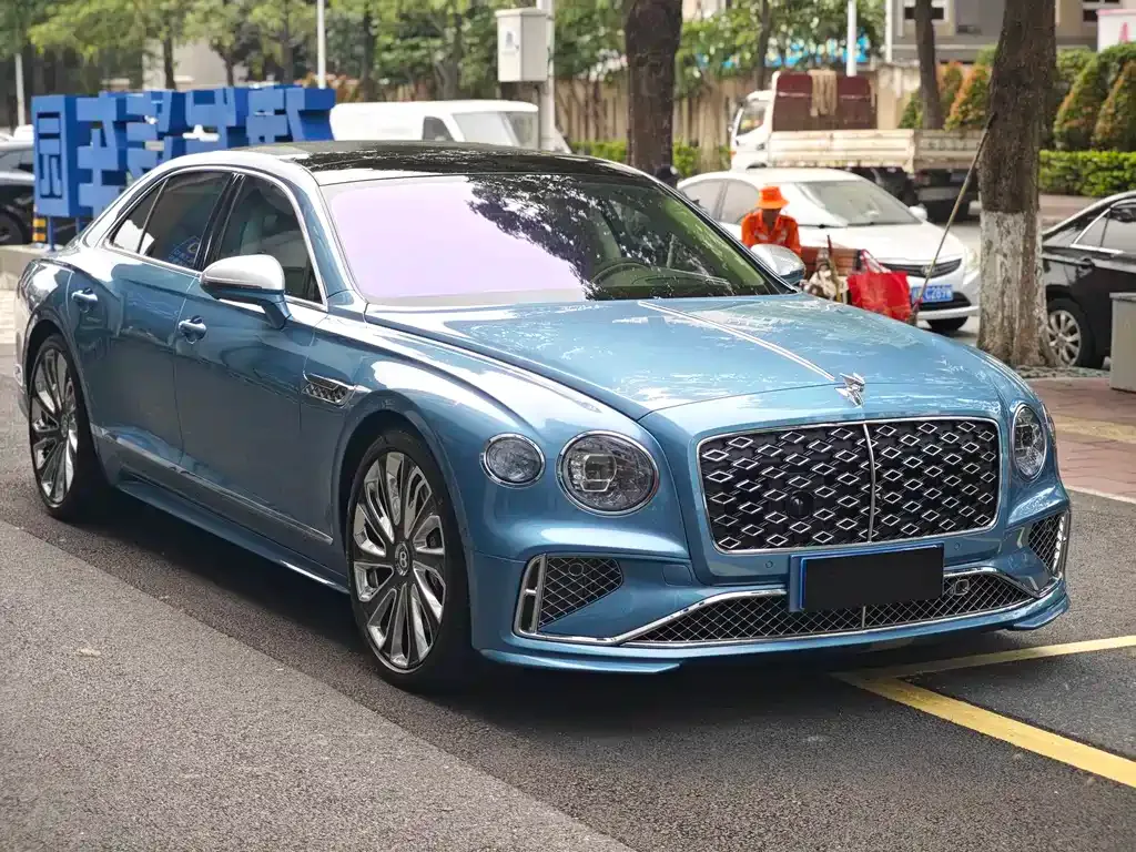 Bentley Flying Spur PHEV 2025 из CN, фото 10