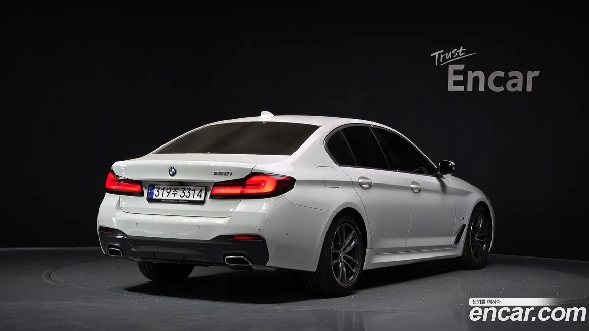 BMW 5-Series 2023 из KR, фото 2