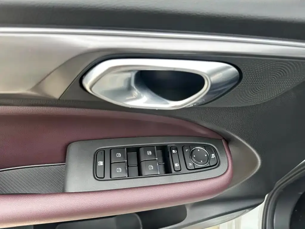 GAC Motor Trumpchi M6 — фото 10