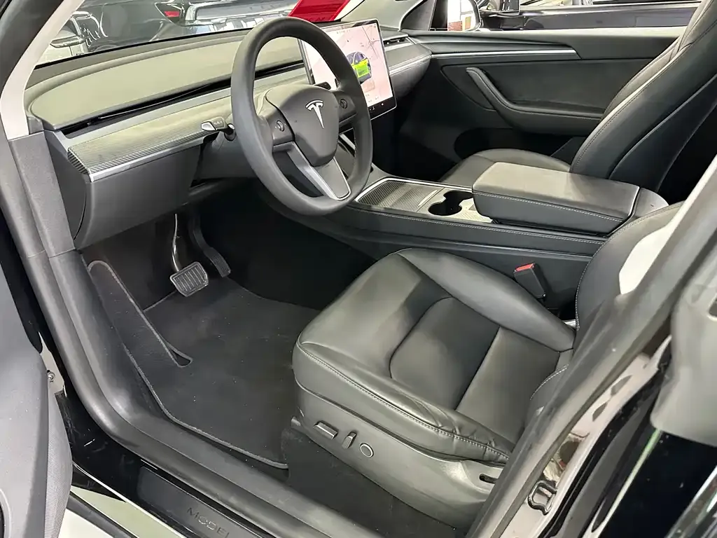 Tesla Model Y 2023 из CN, фото 10
