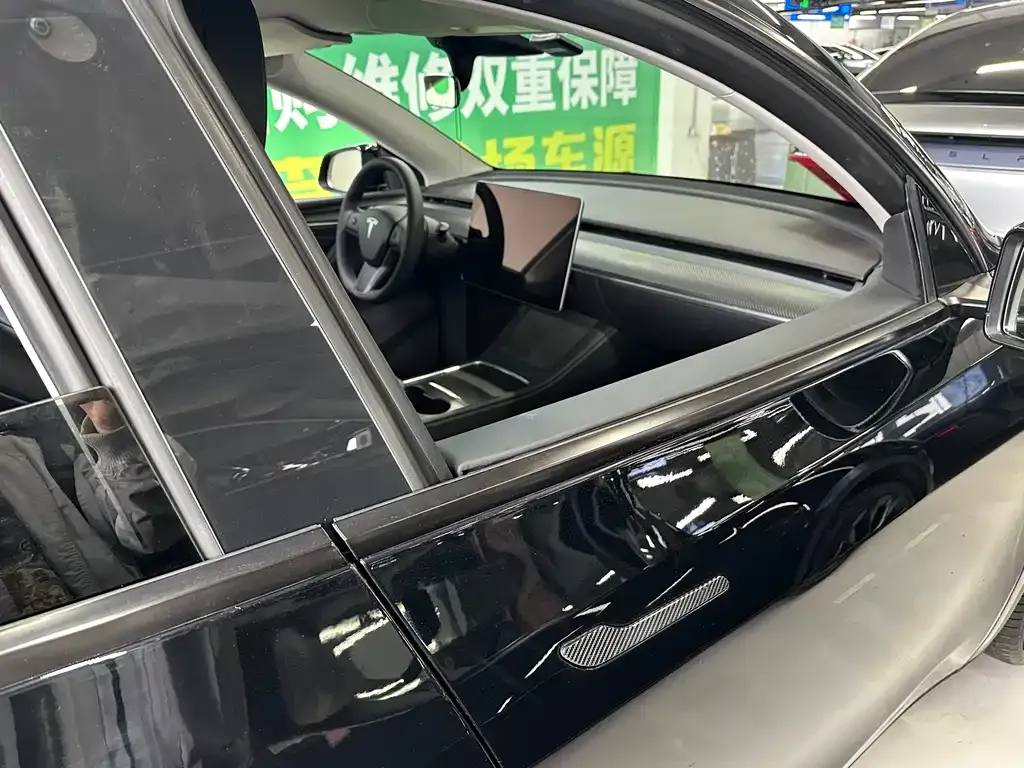 Tesla Model Y 2023 из CN, фото 8