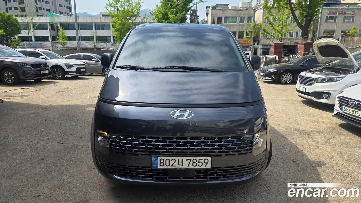Hyundai Staria