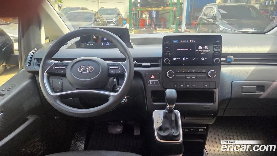 Hyundai Staria 2023 из KR, фото 2