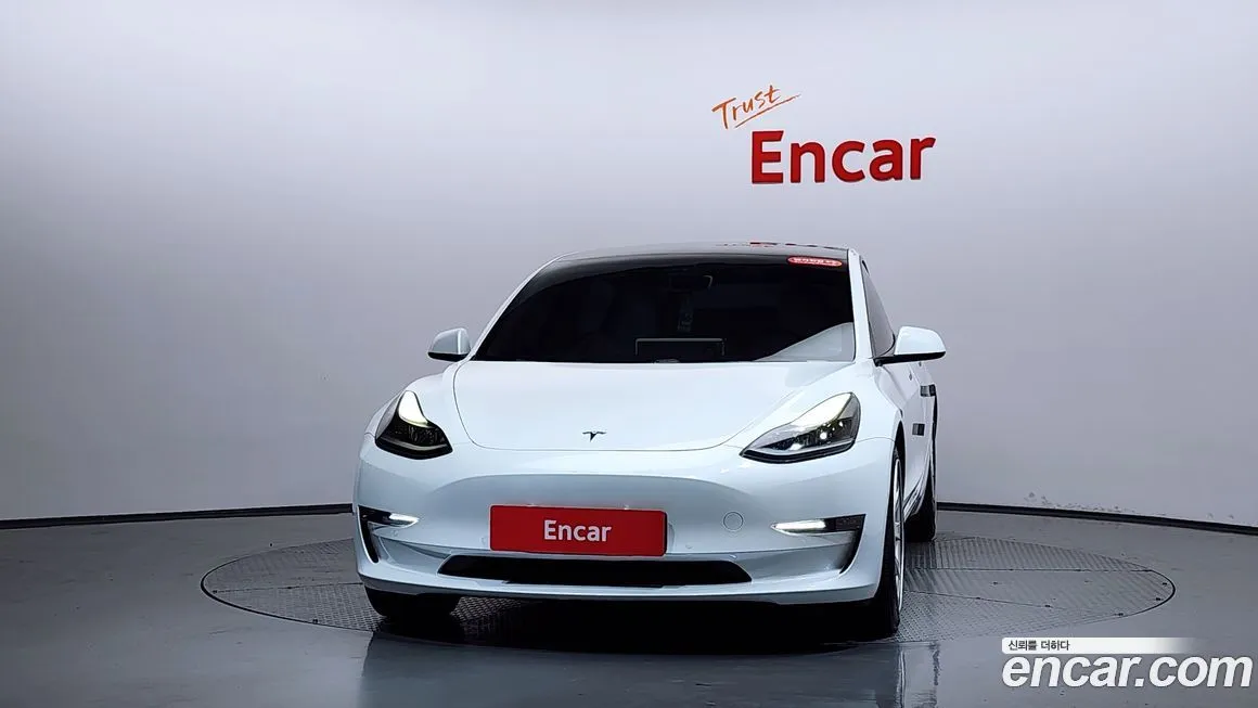 Tesla Model 3 — фото 2