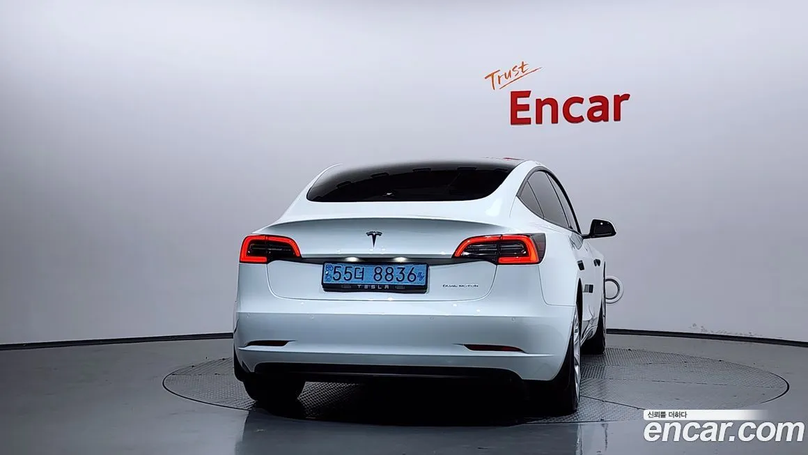 Tesla Model 3 — фото 4