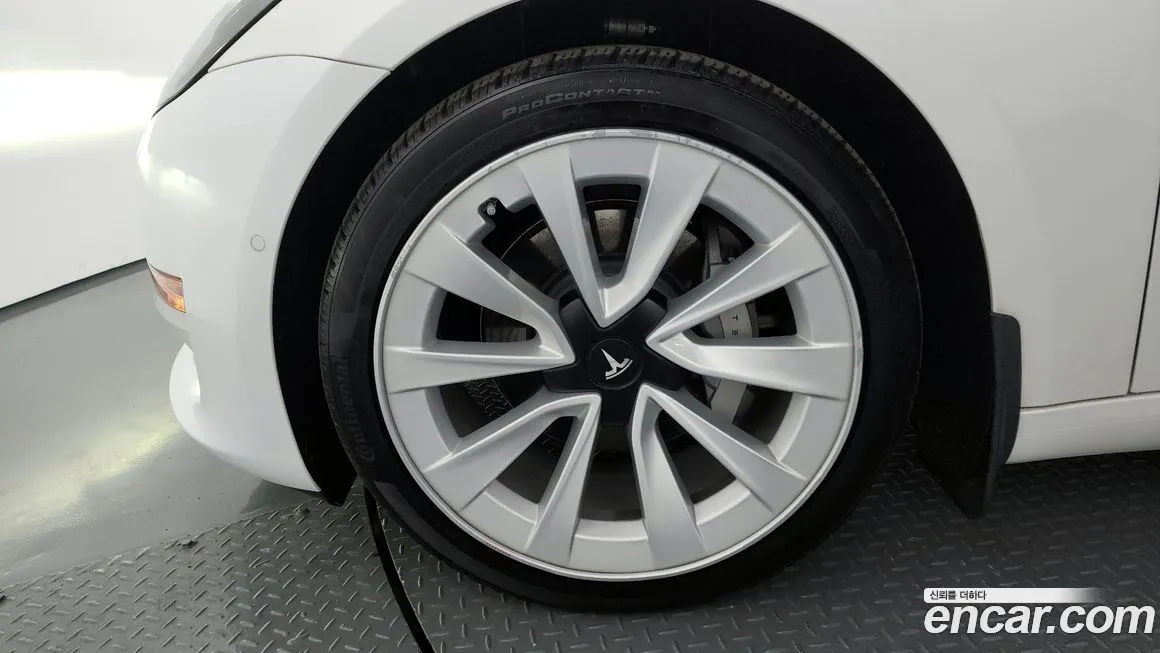 Tesla Model 3 — фото 6