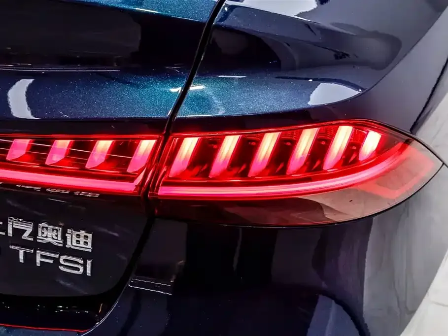 Audi A7L 2024 из CN, фото 8