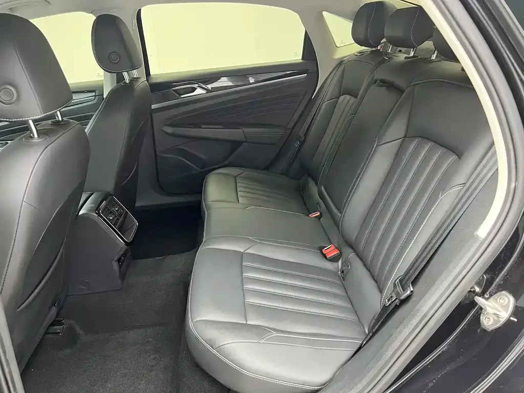 Volkswagen Passat — фото 4