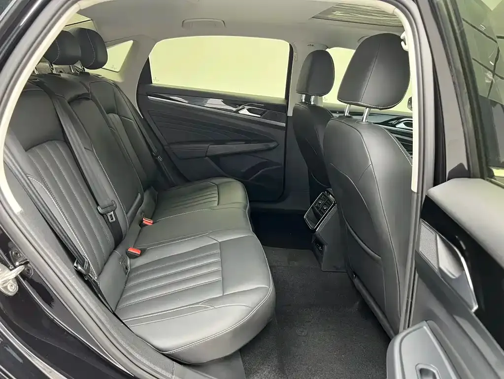 Volkswagen Passat — фото 3