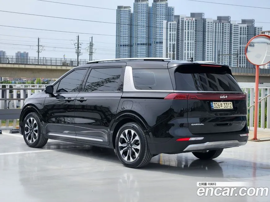 Kia Carnival — фото 10