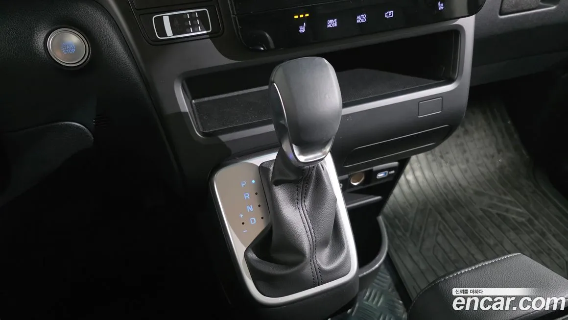 Hyundai Staria — фото 2