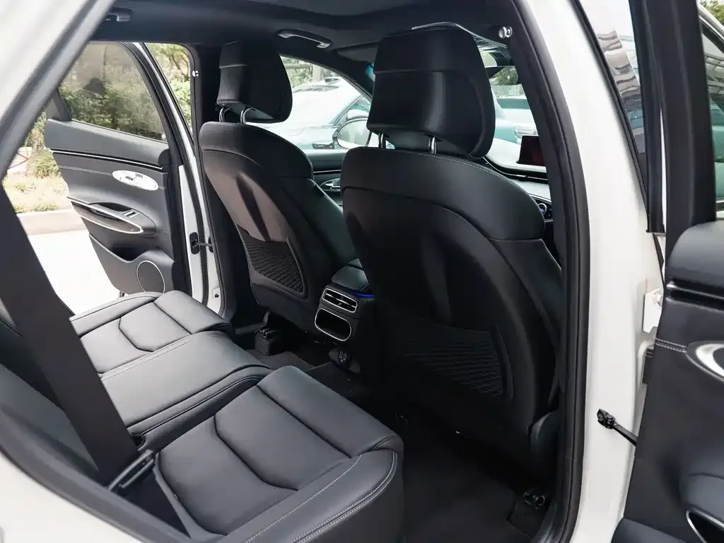Genesis GV70 2024 из CN, фото 3