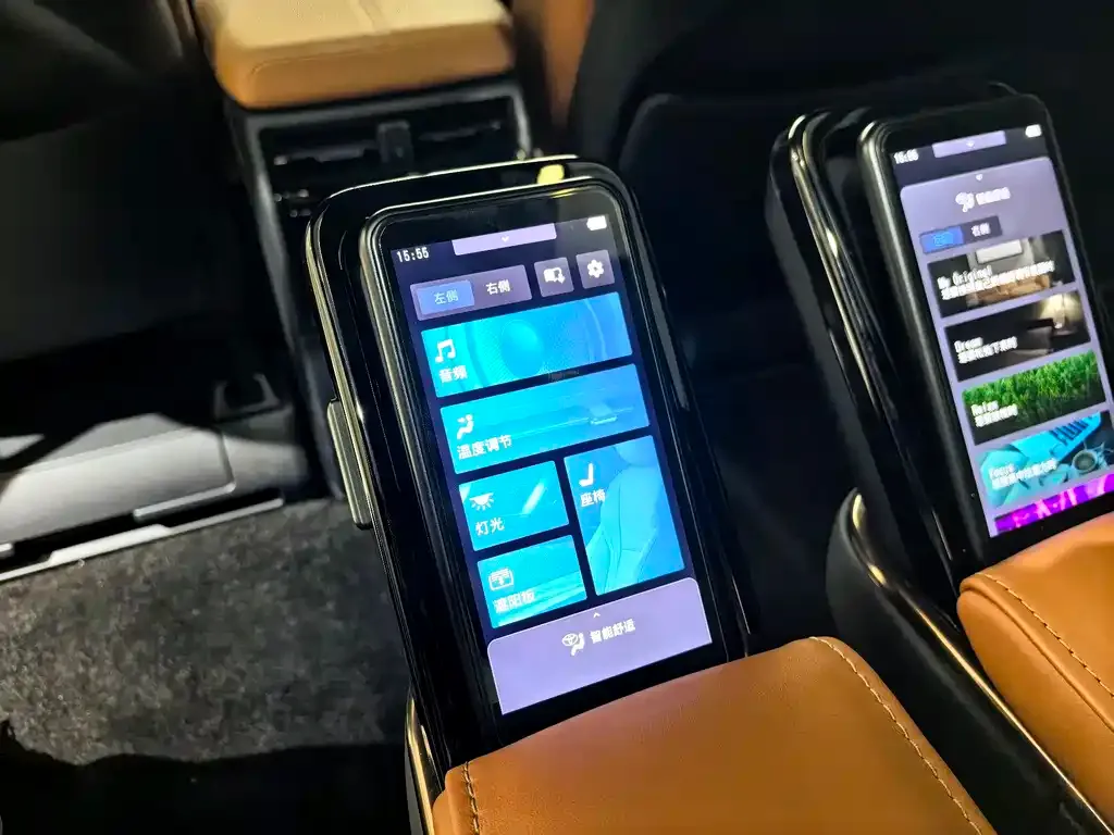 Toyota Alphard — фото 9