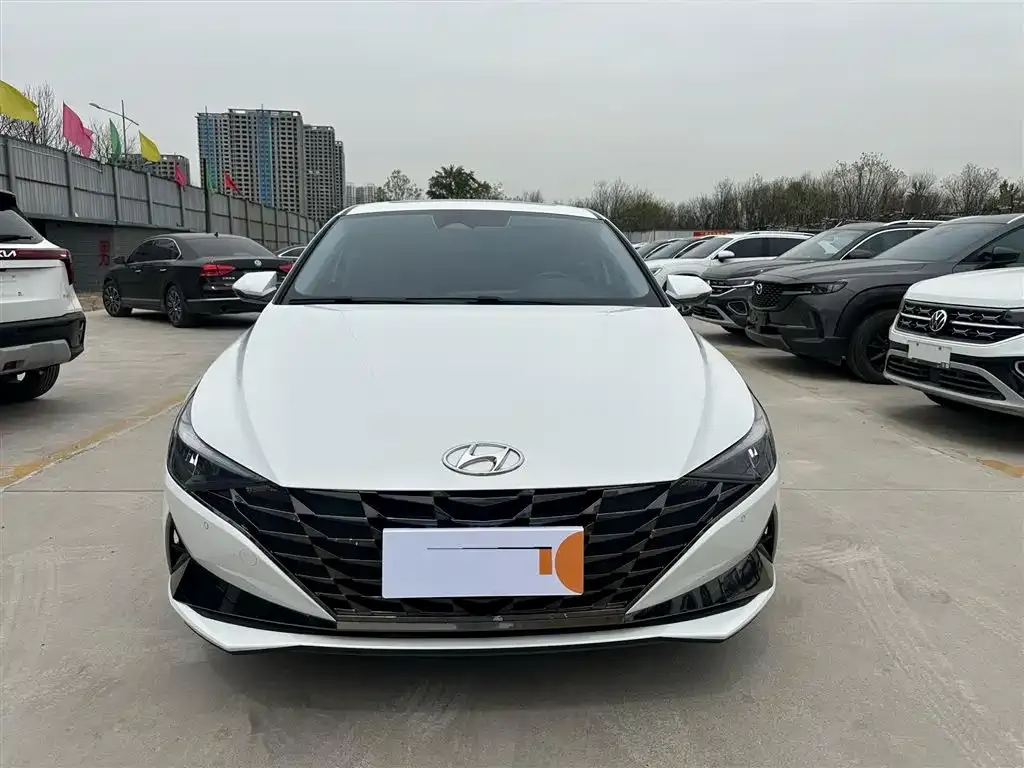 Hyundai Elantra — фото 5
