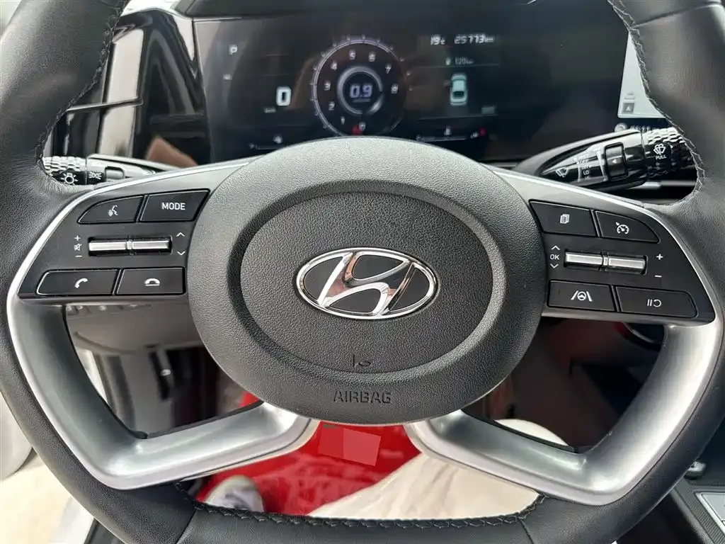 Hyundai Elantra — фото 8