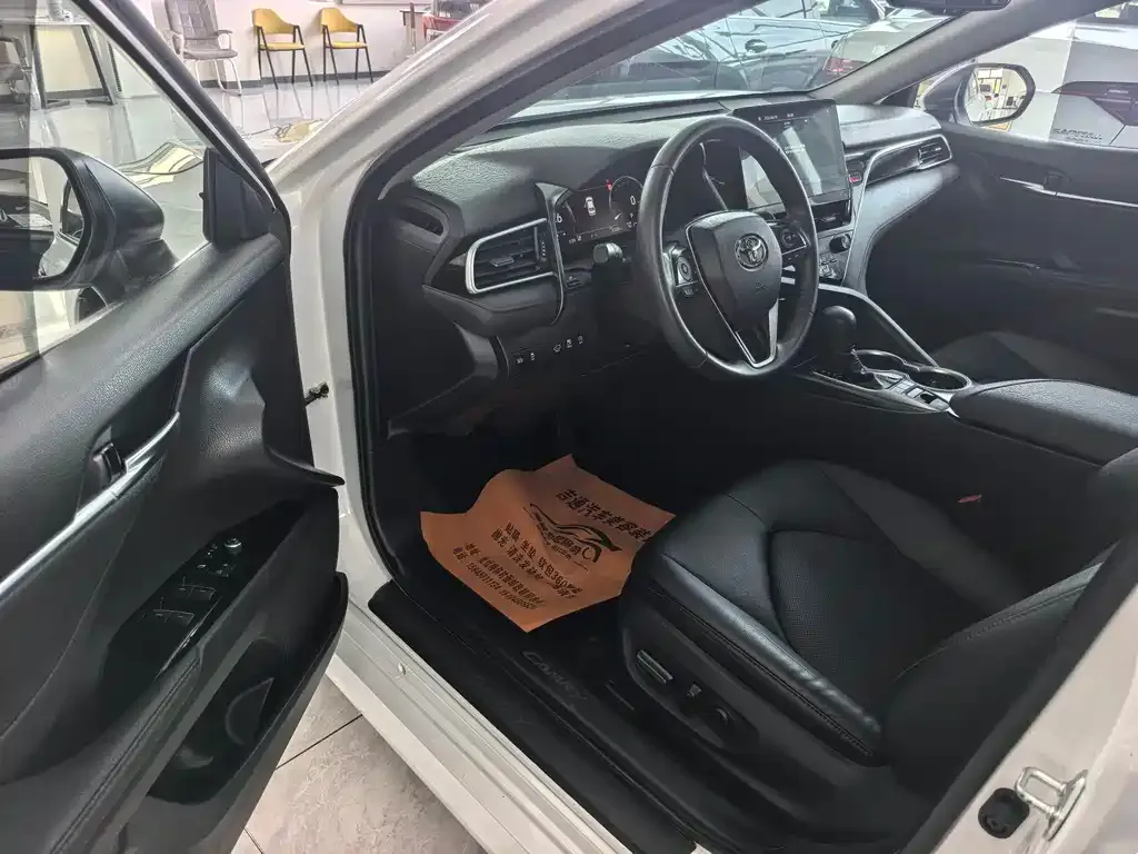Toyota Camry 2022 из CN, фото 2