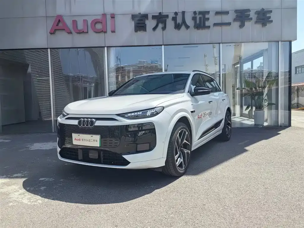 Audi Q6L e-tron