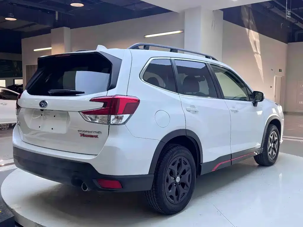 Subaru Forester — фото 7