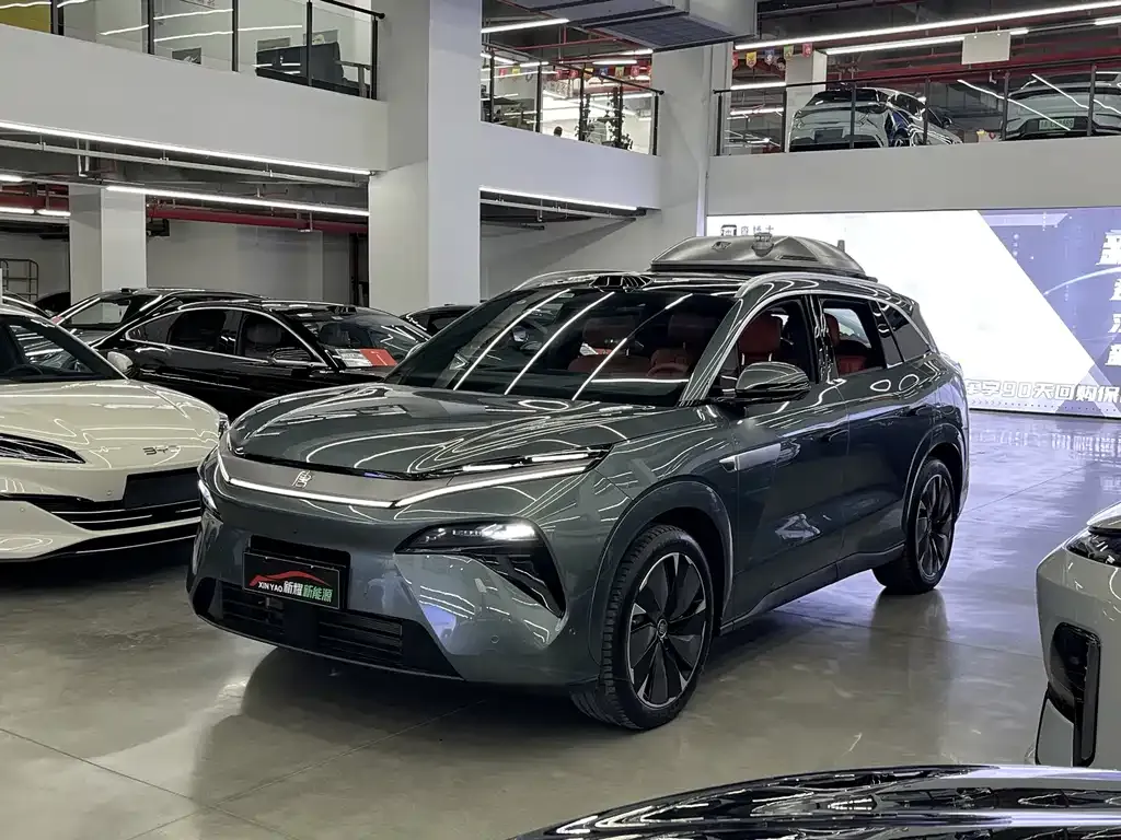 BYD Tang L — фото 1