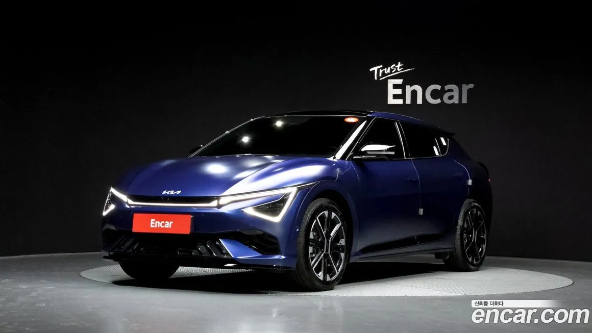 Kia EV6 — фото 1