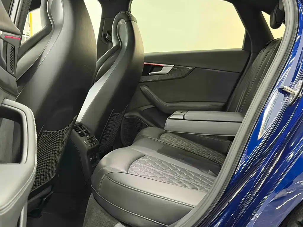 Audi S4 2024 из CN, фото 5