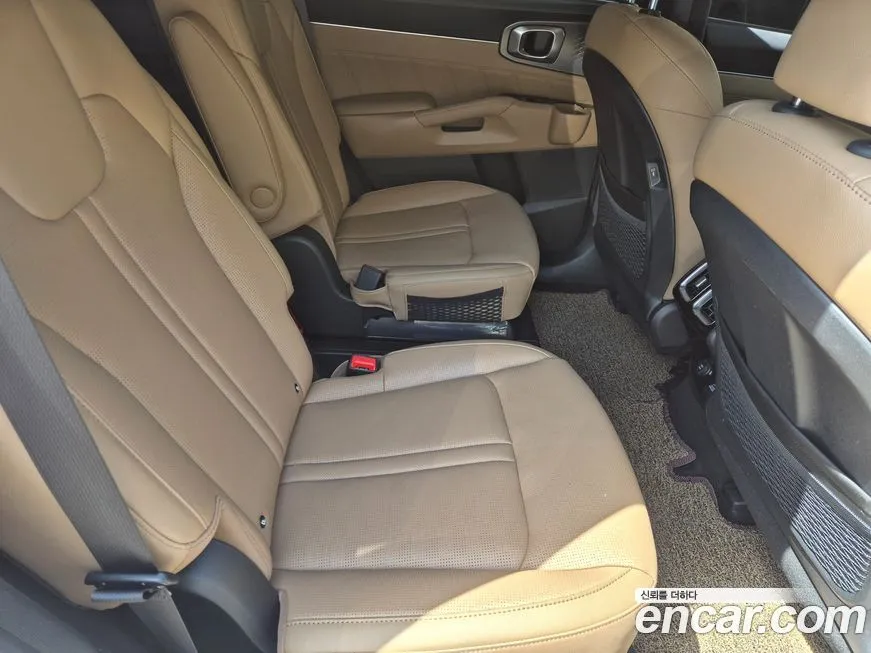 Kia Sorento — фото 6