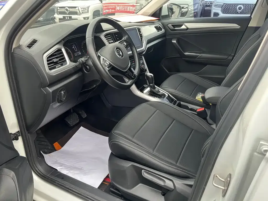 Volkswagen T-Roc 2023 из CN, фото 3
