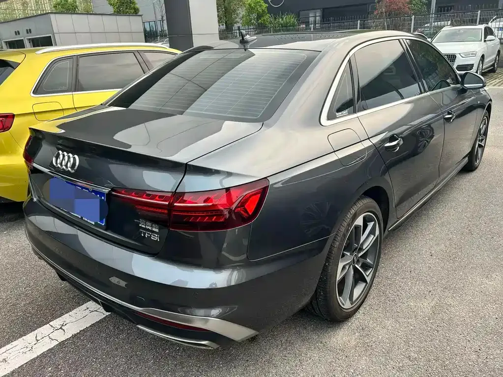 Audi A4L 2024 из CN, фото 10