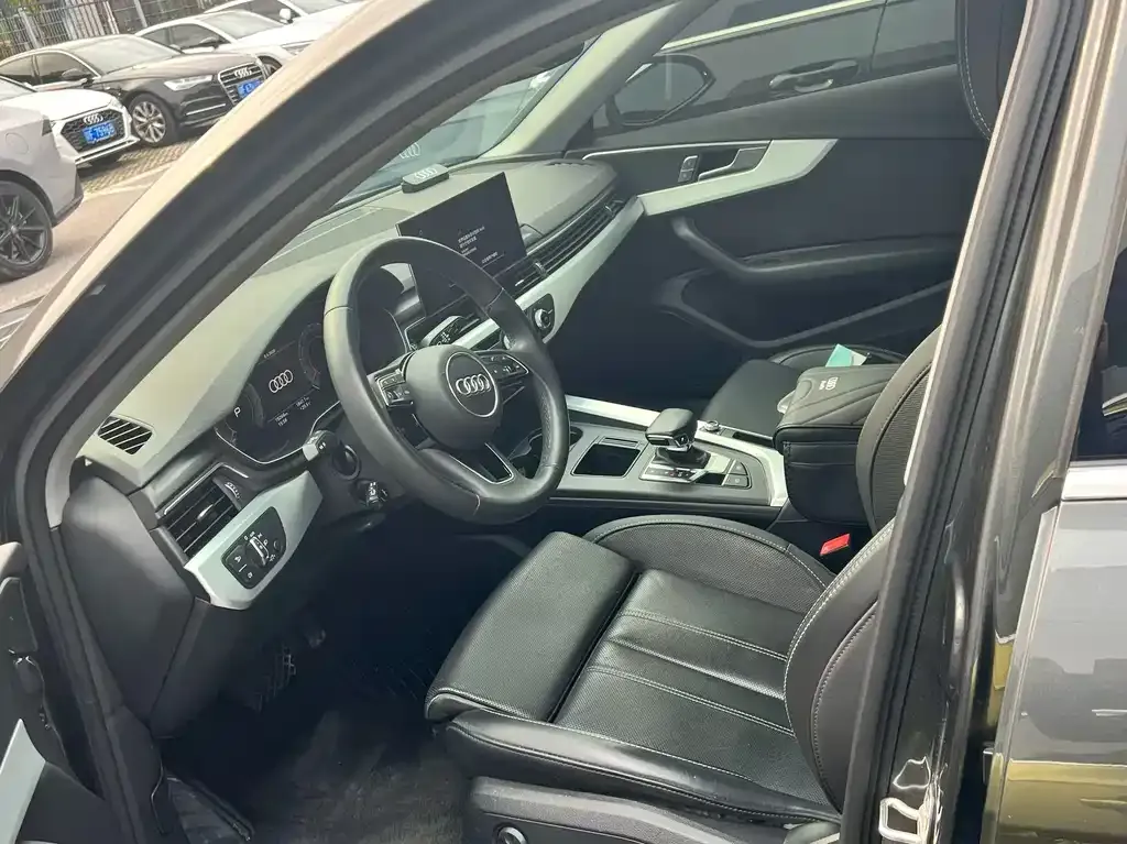 Audi A4L 2024 из CN, фото 7