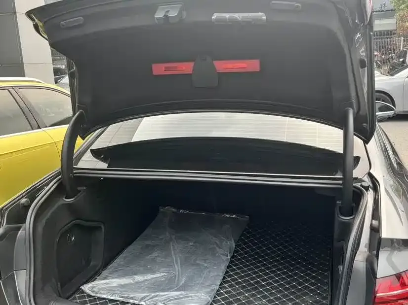 Audi A4L 2024 из CN, фото 4