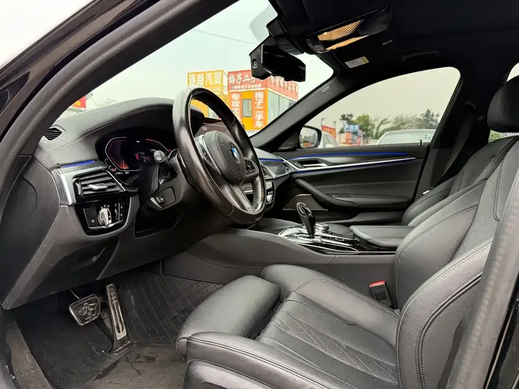 BMW 5 Series (Import) 2021 из CN, фото 2