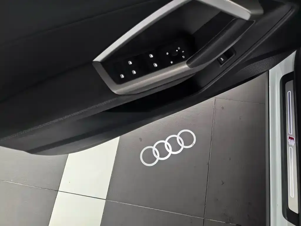 Audi Q3 — фото 4