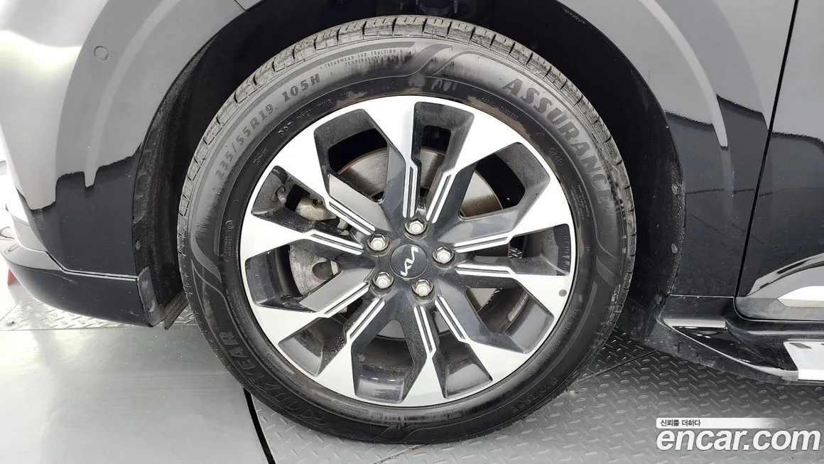 Kia Carnival — фото 10