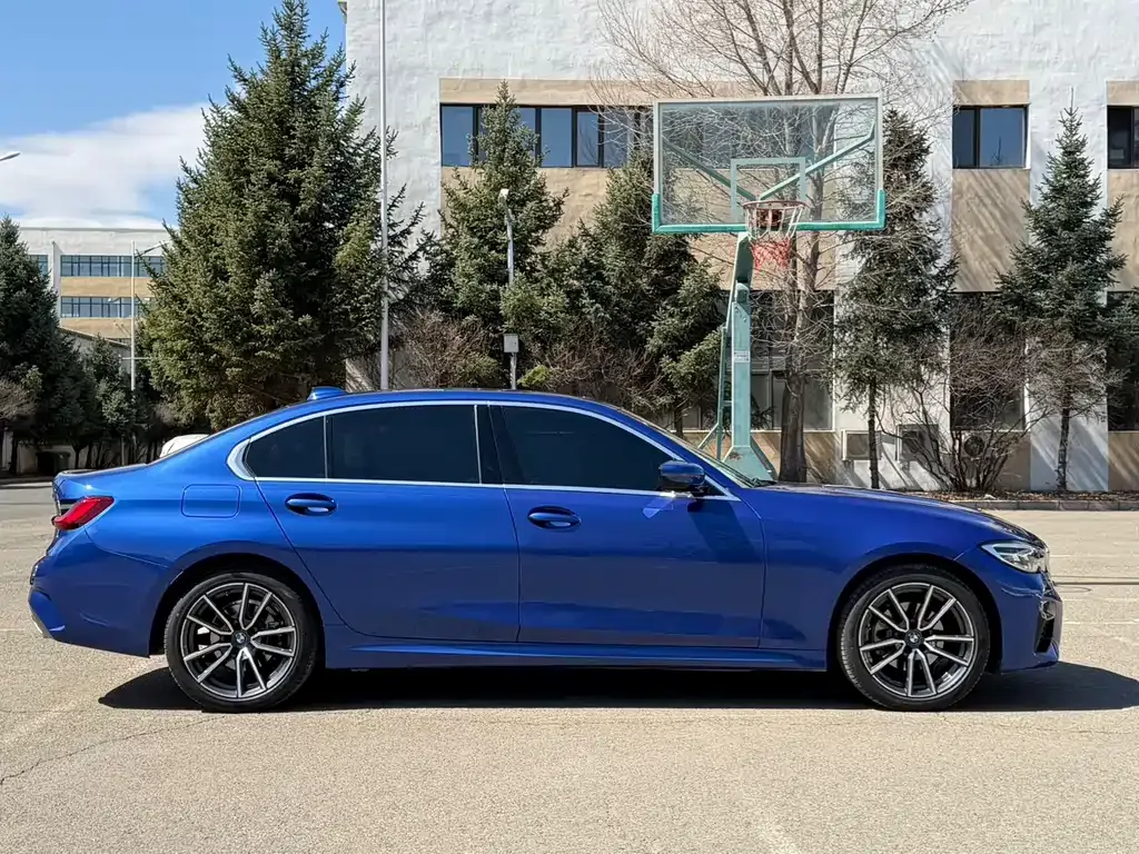 BMW 3 Series 2022 из CN, фото 9