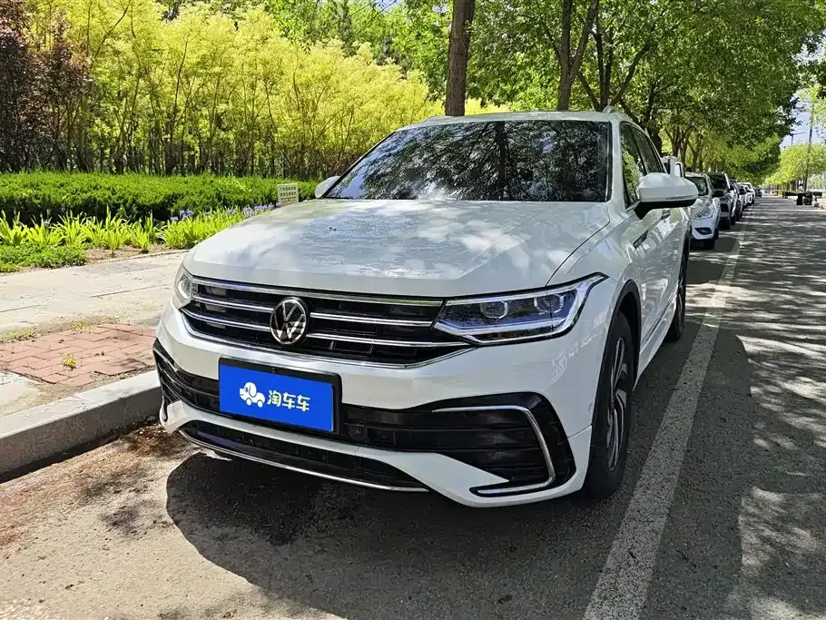 Volkswagen Tiguan L — фото 10