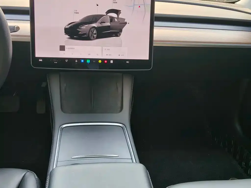 Tesla Model 3 — фото 5